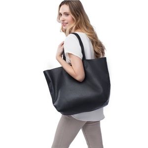Cuyana Black Classic Leather Tote